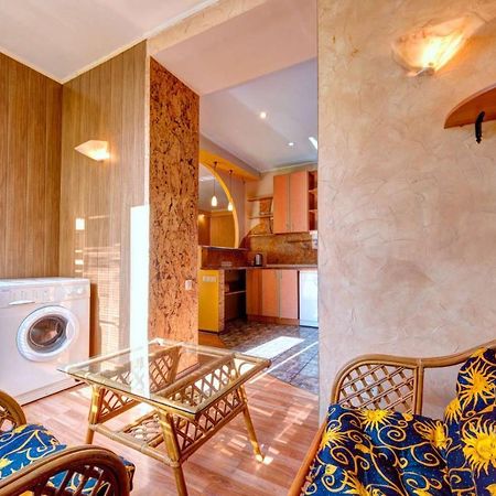 Three-Room Apartment Near Ocean Plaza Kiev Eksteriør billede