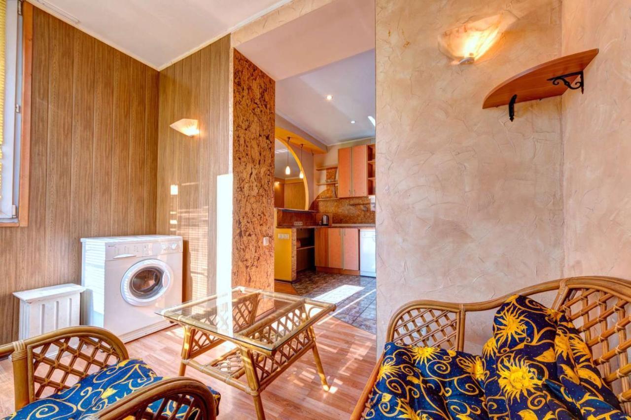 Three-Room Apartment Near Ocean Plaza Kiev Eksteriør billede