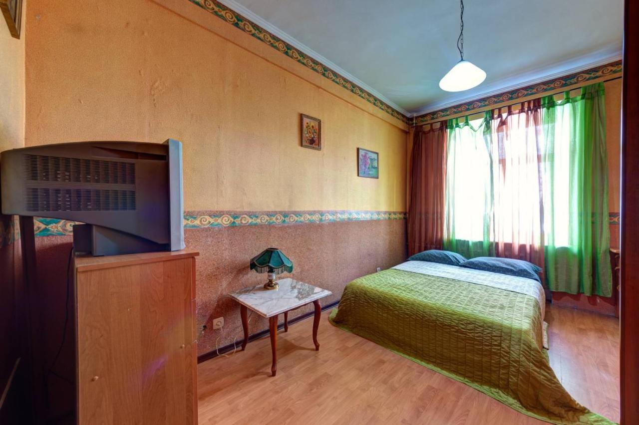Three-Room Apartment Near Ocean Plaza Kiev Eksteriør billede